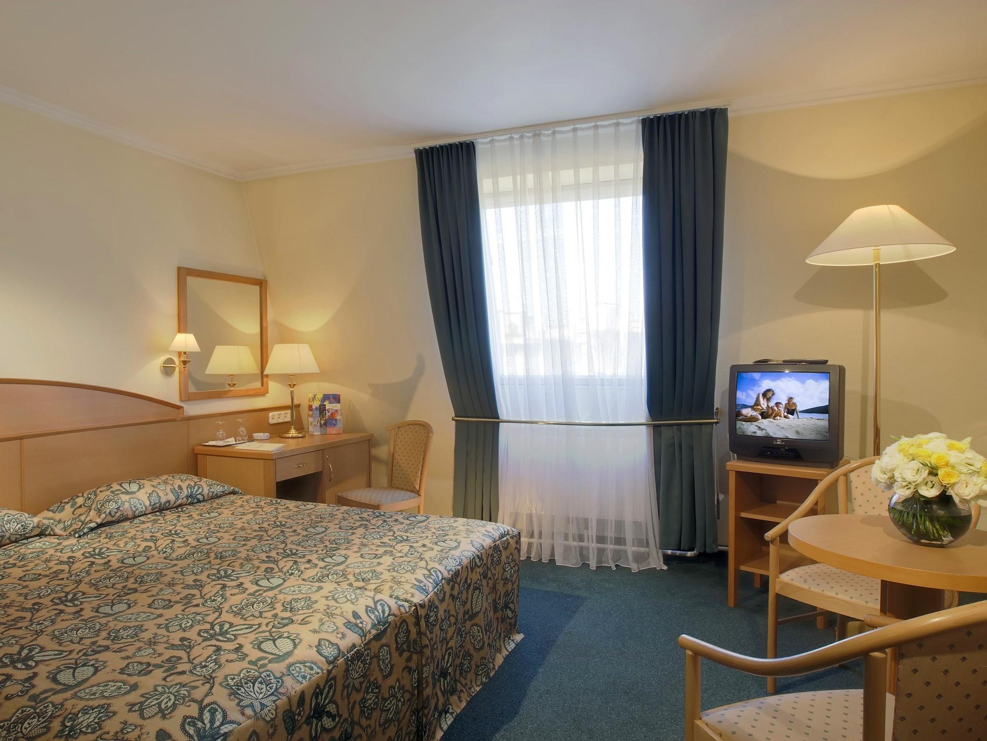 Danubius Hotel Erzsebet City Center Budapesta Exterior foto